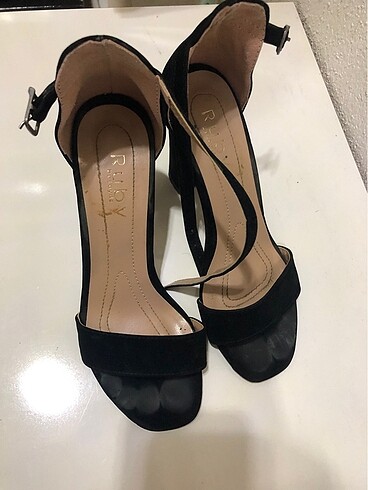Zara süet topuklu ayakkabı