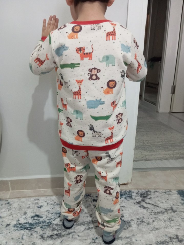 Çocuklar için Baskılı Sıcak Pijama Takımı - Görsel 4