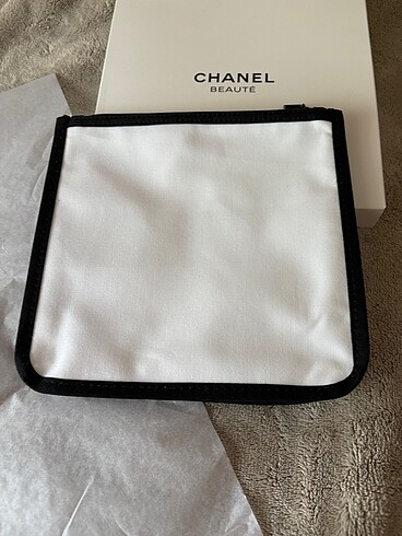 Chanel Keten makyaj çantası