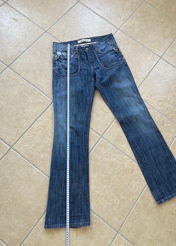 28 Beden mavi Renk Gap marka lacivert kadın jean.