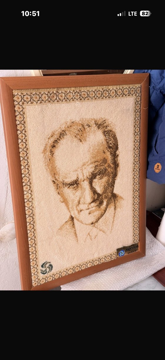 İşlemeli Atatürk Kahverengi Merinos Halı - Görsel 3