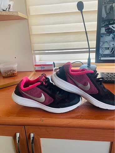 38,5 Beden siyah Renk Orjınal spor Nike