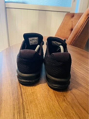 42.5 Beden siyah Renk Orjınal airmax bile