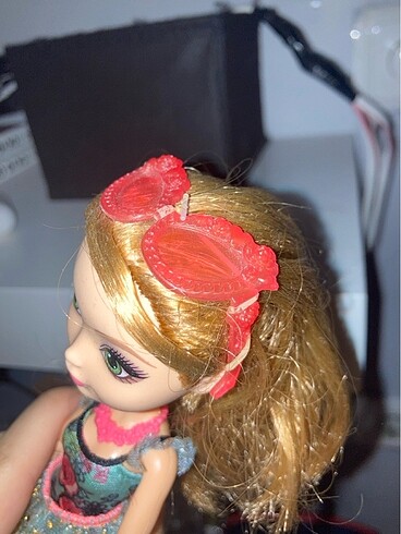 Beden Ever After High Ashlynn Ella Oyuncak Bebek