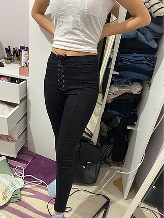 Siyah önü bağcıklı skinny jean