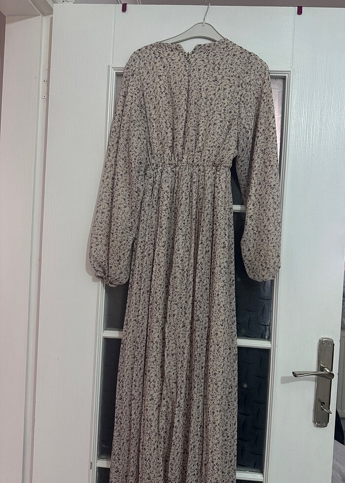 Çiçekli elbise - Görsel 3