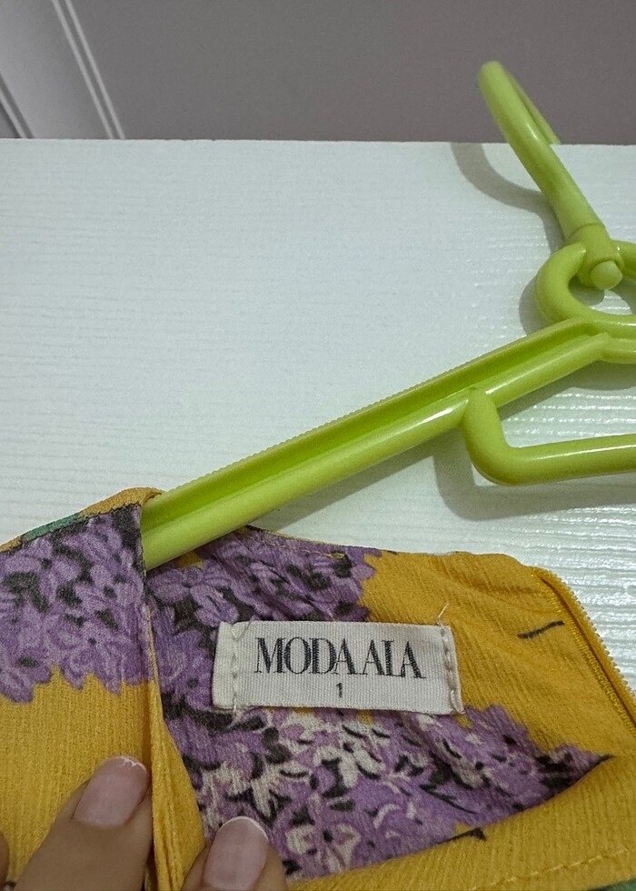 Sarı çiçekli elbise - Görsel 2