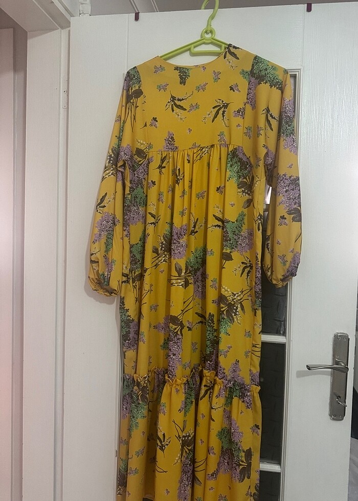 Sarı çiçekli elbise - Görsel 3