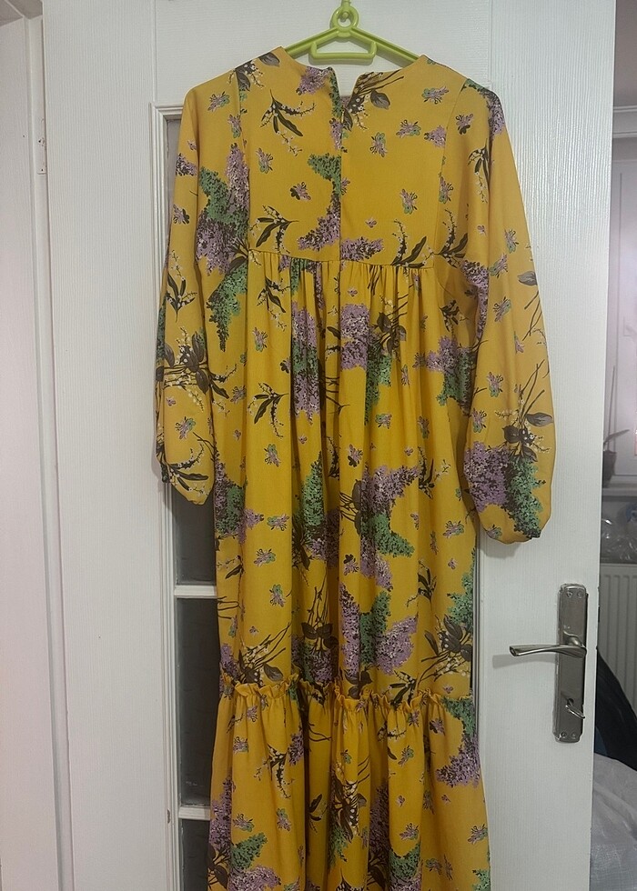 Sarı çiçekli elbise - Görsel 4