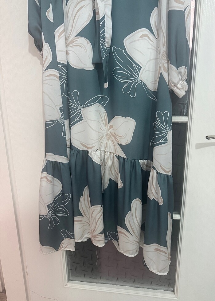 Çiçekli elbise - Görsel 2