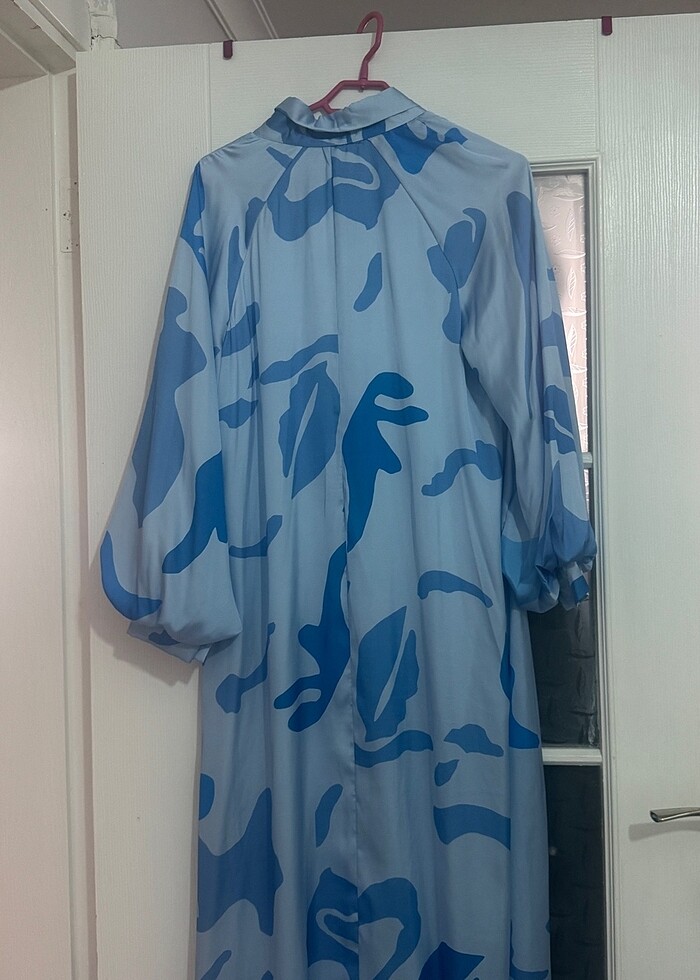 Mavi desenli elbise - Görsel 4