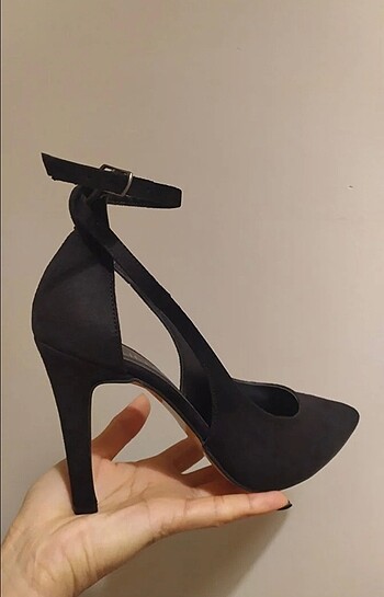 Trendyol & Milla Bilekten bağlamalı, bilekten bağcıklı topuklu ayakkabı, stiletto