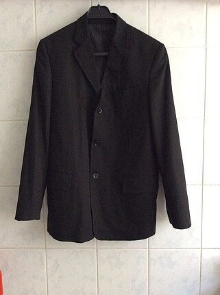 Erkek ceketi 46 bdn çok temiz,iyi durumda siyah ceket