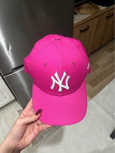 New Era Pembe Şapka