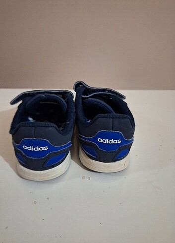 22 Beden Adidas erkek çocuk spor ayakkabısı