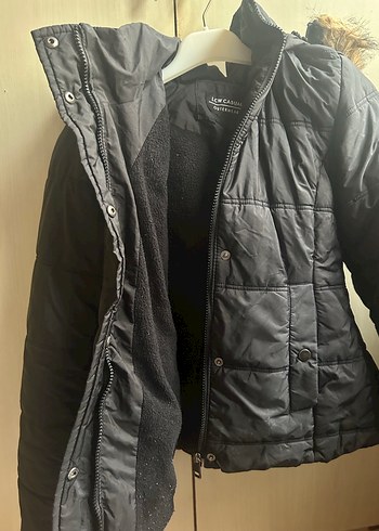 Sokak Stili Siyah Kürklü Kadın Mont - Görsel 2