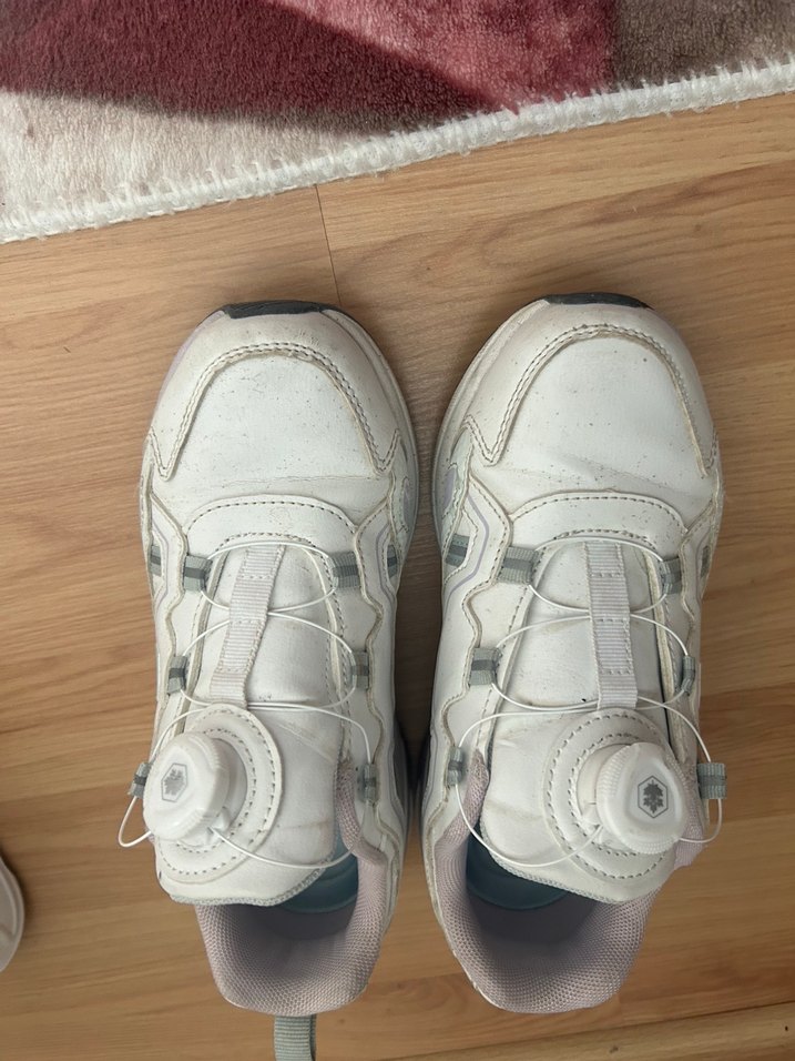 Beyaz Cırt Cırtlı Yüksek Topuklu Spor Ayakkabı - Görsel 4