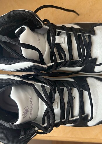 Beyaz Siyah Bağcıklı Basketbol Ayakkabısı - Görsel 2