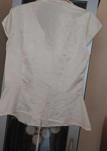 inci düymeli ekru Saten Kolsuz Kadın Gömlek - Görsel 5