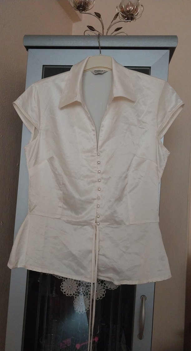 inci düymeli ekru Saten Kolsuz Kadın Gömlek - Görsel 3