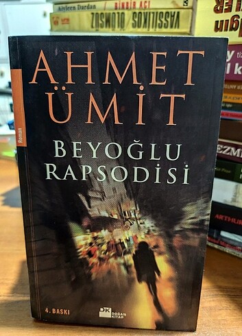 Beden Renk Ahmet Ümit. İstanbul hatırası, şeytan ayrıntıda gizlidir, aşk kö