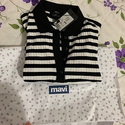 Mavi tshirt