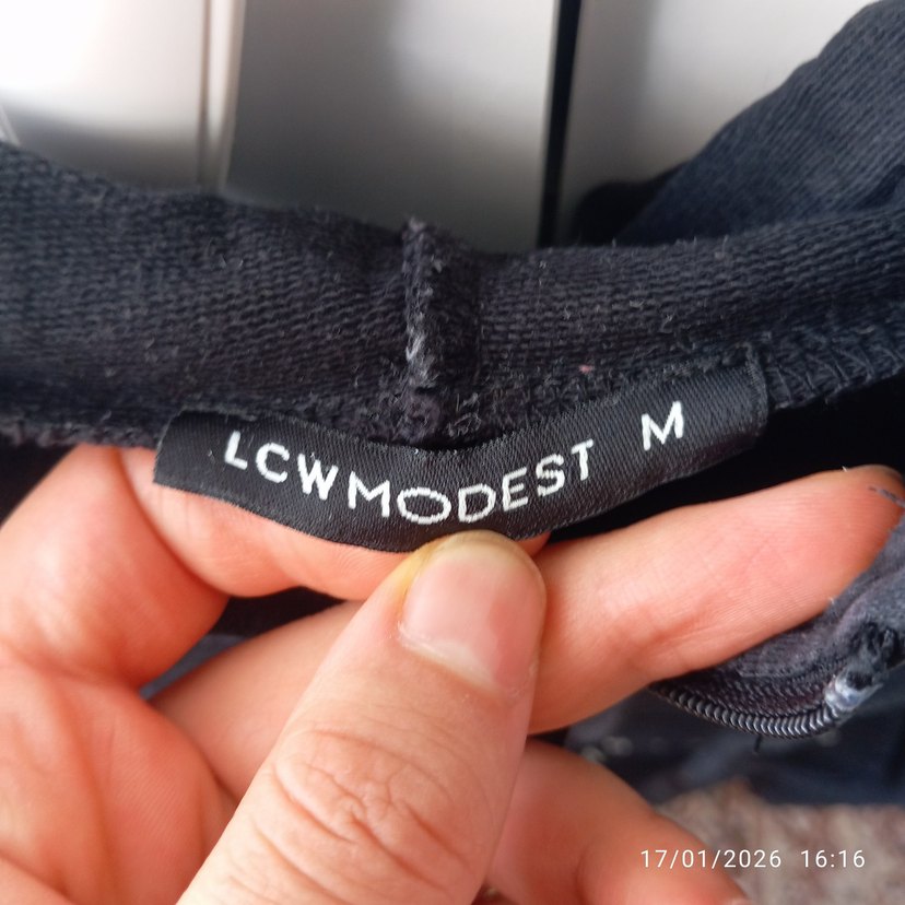 Kemer Detaylı Siyah Kapüşonlu Sweatshirt - Görsel 3