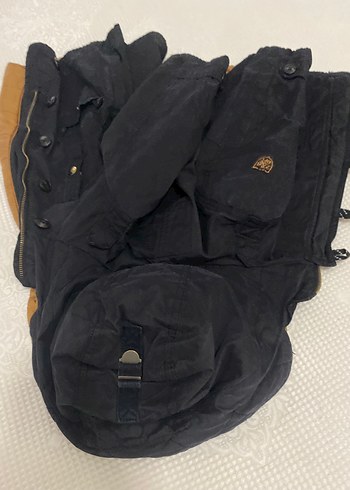 Siyah Kapüşonlu Erkek Çocuk Kaban - Görsel 5