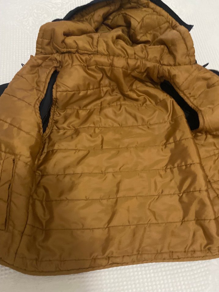 Siyah Kapüşonlu Erkek Çocuk Kaban - Görsel 2