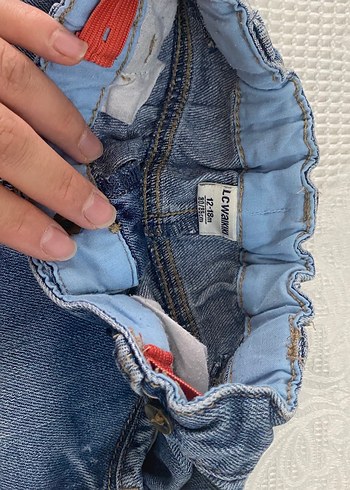 LC Waikiki Mavi Düğmeli Erkek Kot Şort