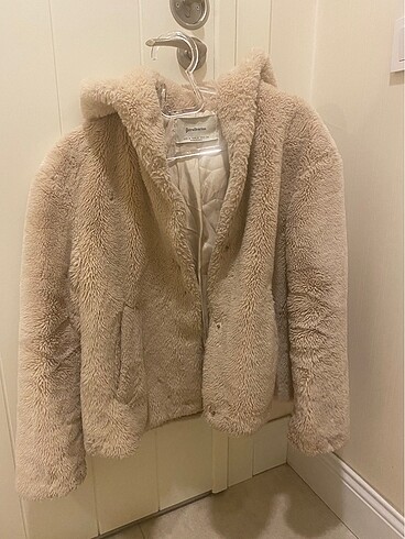 Stradivarius Kısa Kaban