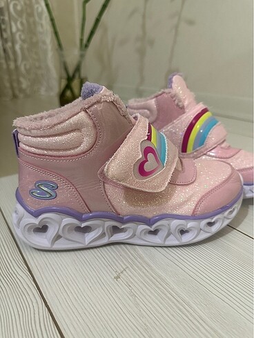 Skechers kız çocuk bot