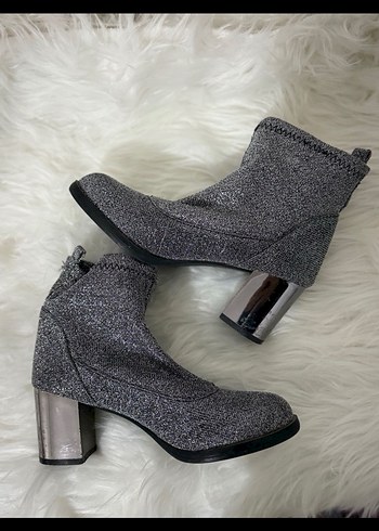 simli Topuklu Bot - Görsel 2