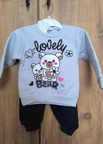 Action Baby Carries 1 Yaş