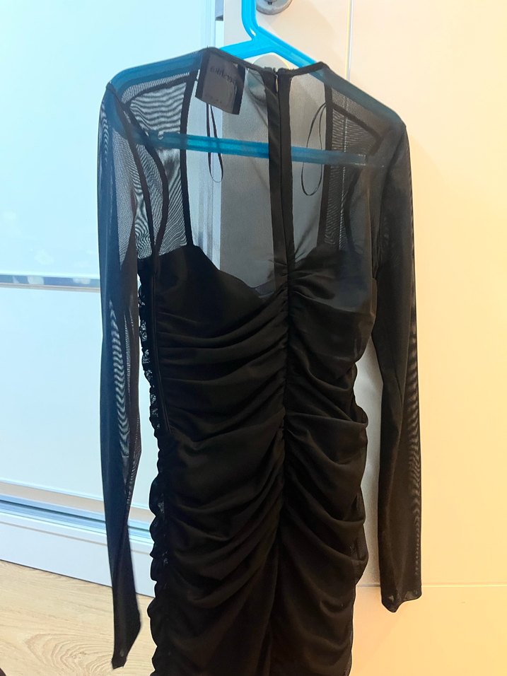 Siyah Straplez Fırfırlı Midi Elbise - Görsel 2