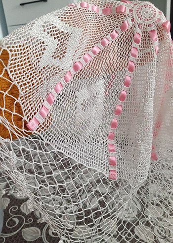 Pembe Kurdele Detaylı Bohem Dantel Örtü - Görsel 2