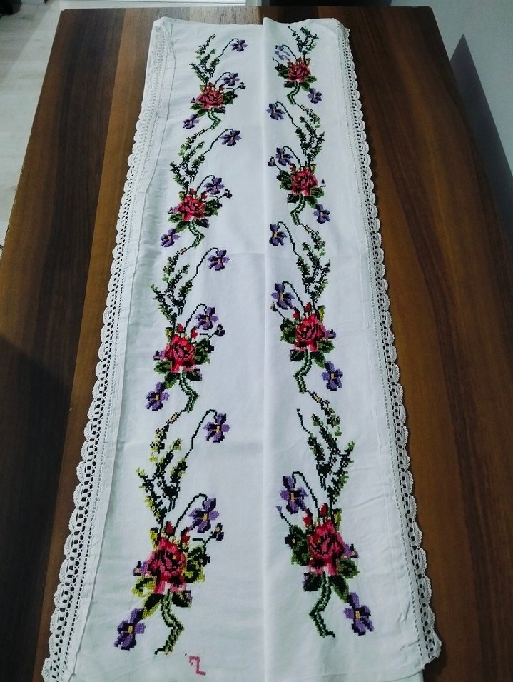 Çiçek İşlemeli uzun yastık - Görsel 2