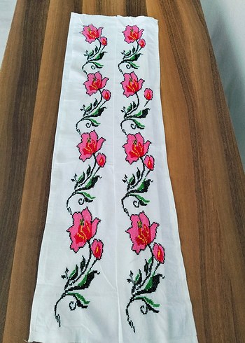 Pembe Çiçekli Nakışlı Beyaz Kumaş - Görsel 2