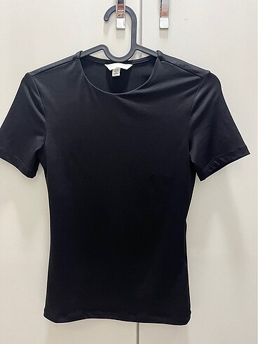 H&M tshirt