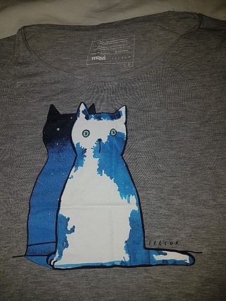 mavi jeans kedi tshirt