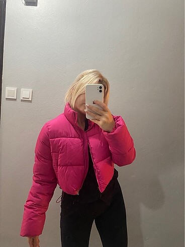 Pembe şişme mont