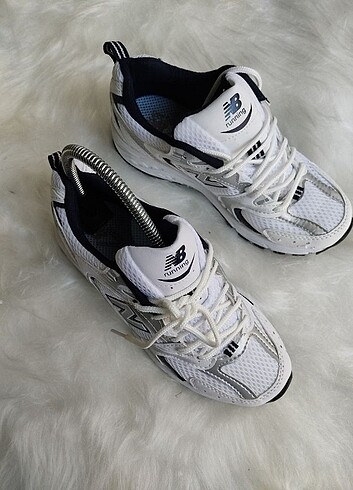 42 Beden beyaz Renk #newbalance 530 model 42 numara