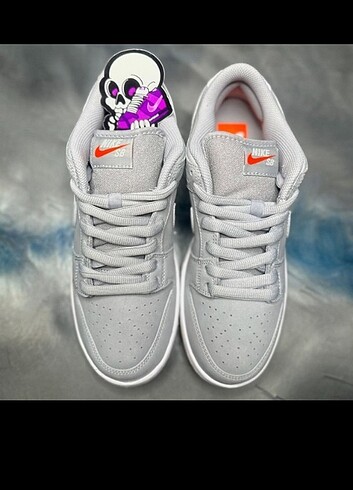 Nike SB Dunk Low Born X Raised 