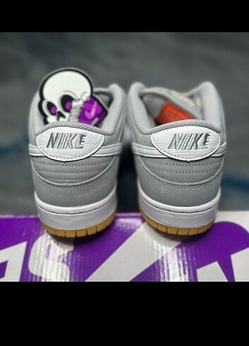 42 Beden Nike SB Dunk Low Born X Raised