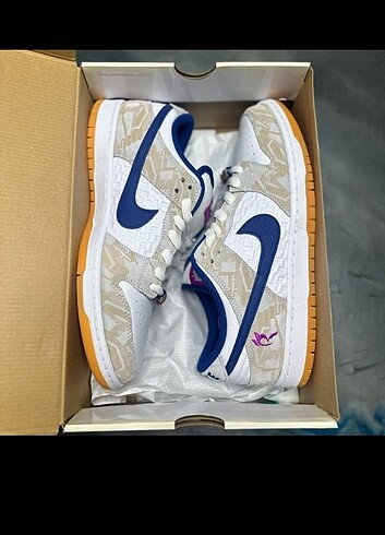 Nike SB Dunk Low Born X Raised 