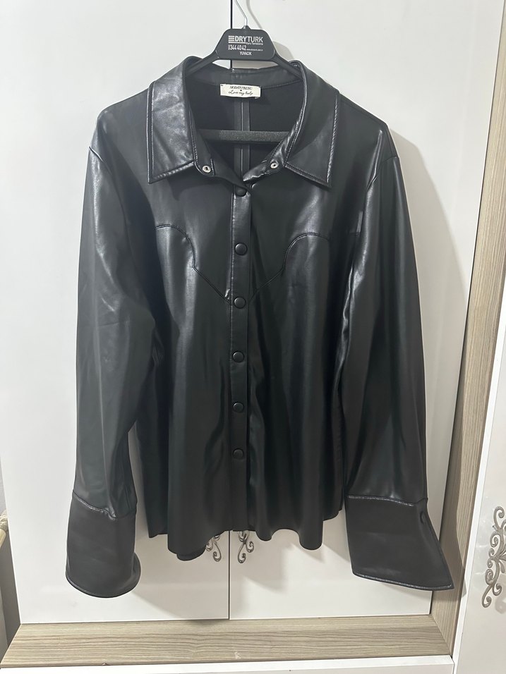 Düğmeli Siyah Deri Kadın Ceket - Görsel 4