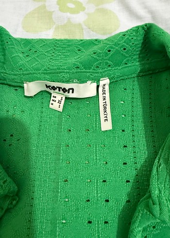 Dantel Detaylı Yeşil Kız Bluzu - Görsel 2