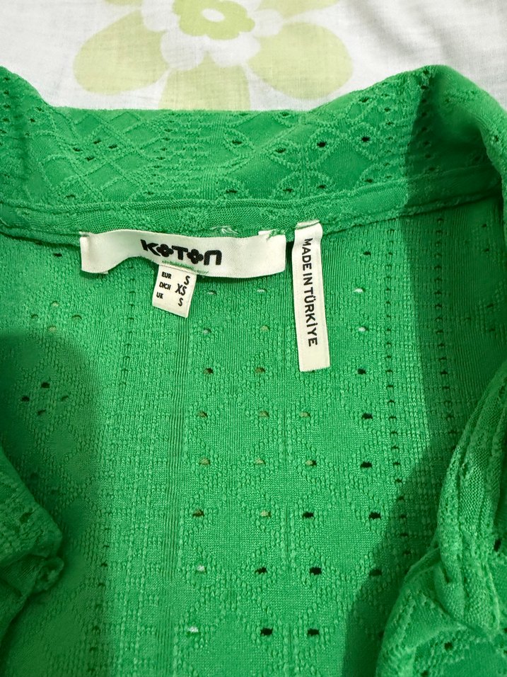 Dantel Detaylı Yeşil Kız Bluzu - Görsel 2