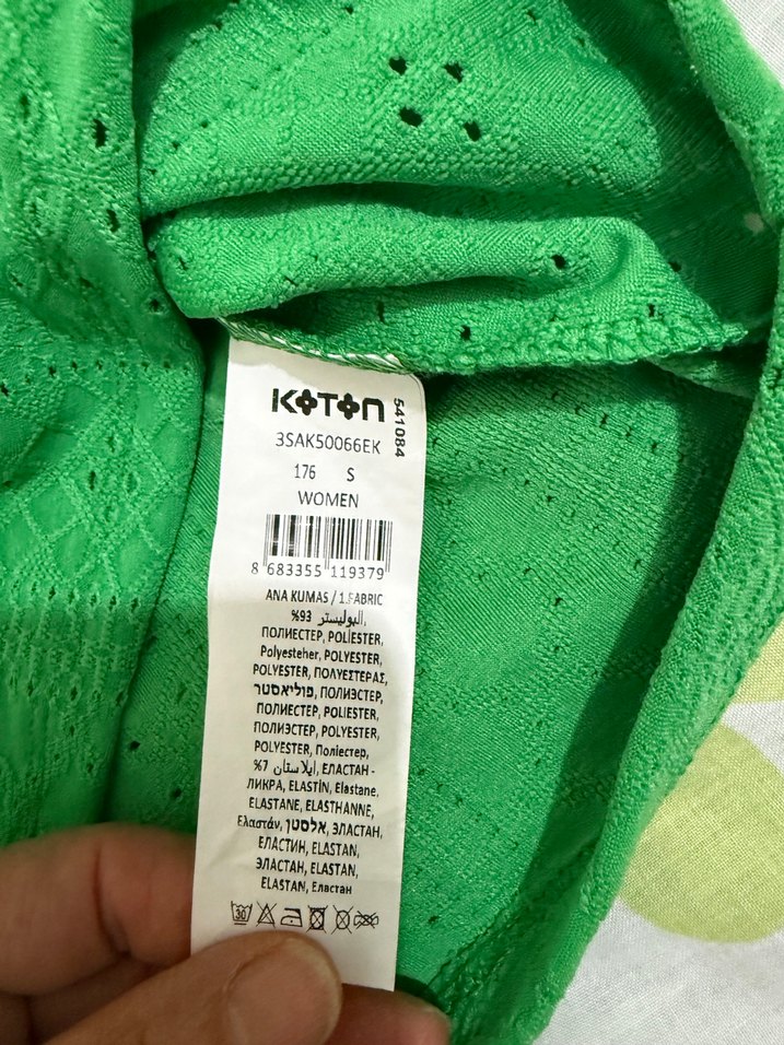 Dantel Detaylı Yeşil Kız Bluzu - Görsel 3