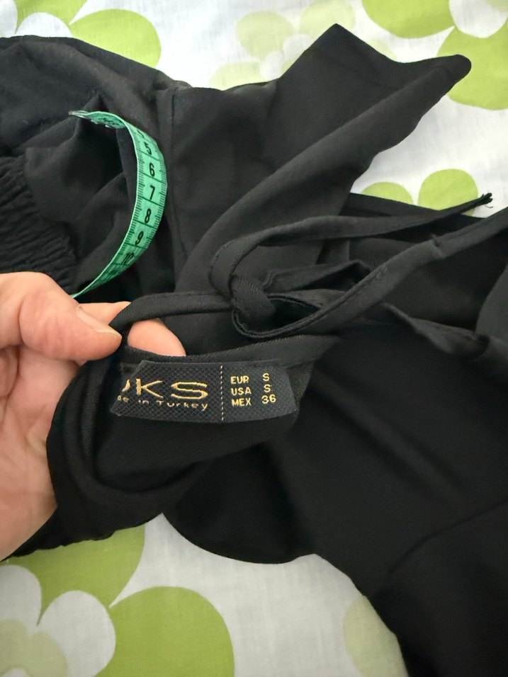 V Yaka Siyah Kadın Midi Tulum - Görsel 4